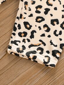 SHEIN 小女童人像圖案T恤和豹紋印花騎行褲 - 彩色 - 查看 4