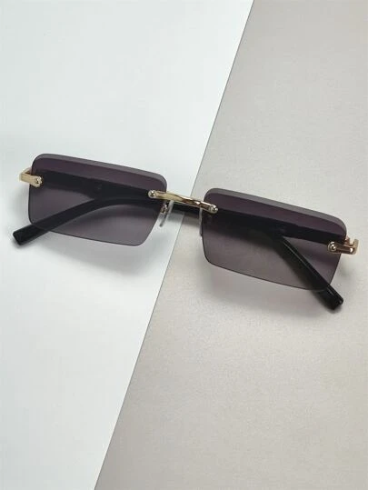 1副男士无框双灰色方形装饰时尚眼镜，可作沙滩配饰，打造街头风造型，适合搭配毛衣、夹克、卫衣、连帽衫、皮裤和工装裤，是夏季海滩度假、户外活动和旅行的理想之选。