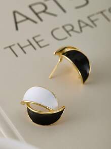 Color Block Stud Earrings - Black and White - View 2