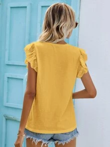 SHEIN Frenchy Camiseta de manga con bordado con ojal escote V - Amarillo - Ver 2