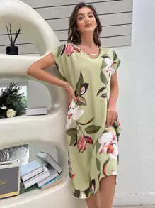 花卉印花 V 形剪裁蝙蝠袖睡衣睡裙