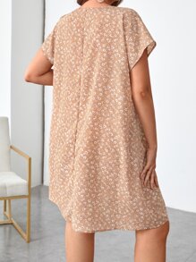 SHEIN LUNE 大碼碎花V領洋裝