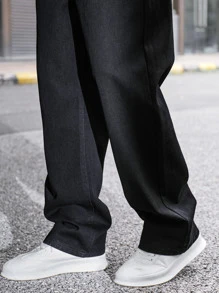 Manfinity Men Cotton Slant Pocket Straight Leg Jeans - Black - View 6