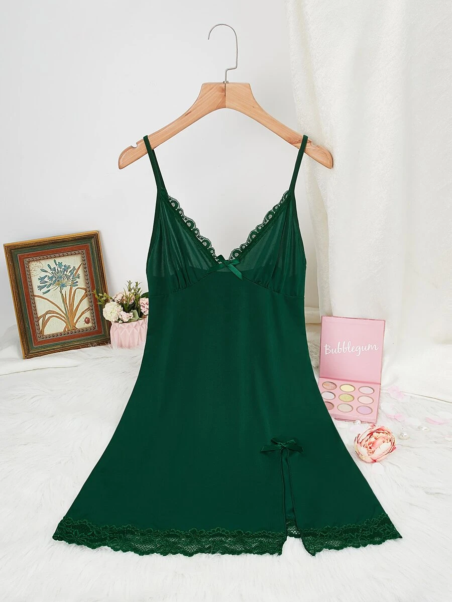 فستان نوم بحاشية دانتيل وفتحة أمامية بشكل فيونكة وذيل مشقوق - أخضر - مشاهدة 1