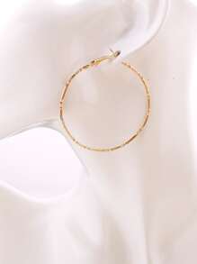 Minimalist Hoop Earrings - Yellow Gold - View 4