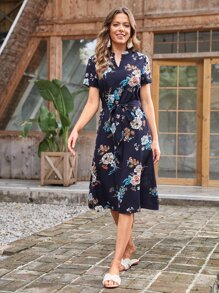 EMERY ROSE Vestido con cinturón con estampado floral de cuello de muesca - Multicolor - Ver 1