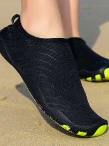 Men Plaid Pattern Creek Shoes - Black - View 1