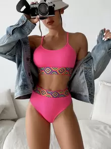SHEIN Swim Conjunto de bikini de 2 piezas con parte superior sin aros y Bottom de cintura alta con estampado geométrico acanalado para playa de verano - Rosa - Ver 5