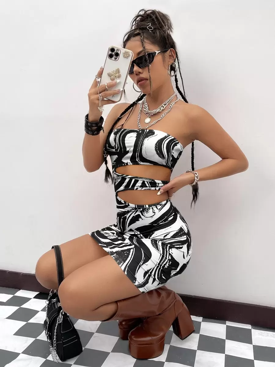 SHEIN ICON 滿版圖案鏤空抹胸連衣裙 - 黑與白 - 查看 1