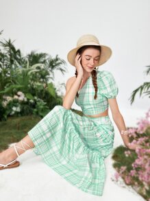 SHEIN MOD 格紋單肩泡泡袖短款上衣和荷葉邊半身裙