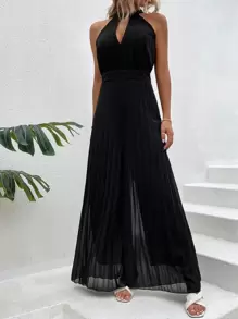 SHEIN VCAY Cut Out Halter Neck Backless Pleated Hem Culotte Jumpsuit - Black - View 3