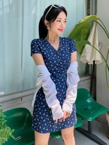 DAZY Ditsy Floral Surplice Neck Dress - Navy Blue - View 2