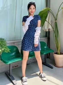 DAZY Ditsy Floral Surplice Neck Dress - Navy Blue - View 8