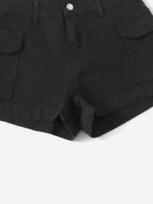 素色翻蓋口袋牛仔短褲