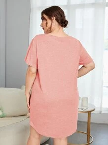 SHEIN Đầm mặc nhà Kích Thước Lớn Hoạt hình Slogan Giải trí - Màu Hồng baby - Xem 2