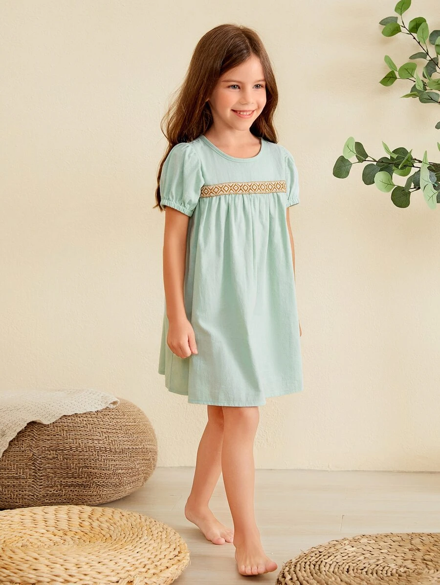 女孩拼接幾何織帶泡泡袖睡裙