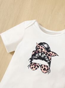 SHEIN Figura de bebé niña & Camiseta con estampado de leopardo & Pantalones cortos con forma de delfín - Multicolor - Ver 3