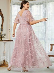 SHEIN Belle 大碼花卉刺繡蝴蝶袖交叉領網紗伴娘連衣裙