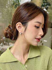 DAZY Hoa tai đinh tán tối giản - Bạc - Xem 4