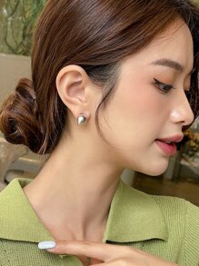 DAZY Hoa tai đinh tán tối giản - Bạc - Xem 6