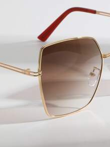 1pc Women's Metal Geometric Oversized Sunglasses, Face Flattering For Beach Vacation, Travel, Party, UV Protection, Essential Accessory For Summer Fashionable Shade Elegant Outfit Family Outings Travel Vacation Holiday