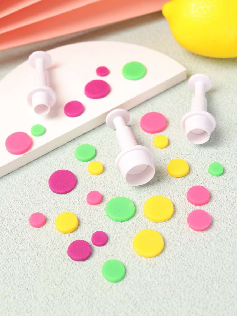 3pcs Round Design Cookie Stamp, Plastic White Biscuit Press Mold For Baking - White - View 1