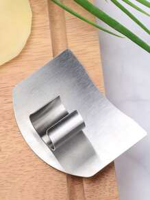 1pc, Finger Guard Stainless Steel Finger Guard For Slicing Reusable Finger Guard Kitchen Finger Guard Metal Finger Guard Cutting Protector Safety Cutting Tools Kitchen Accessories Kitchen Tools - Silver - View 5