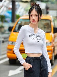 Mulvari 女性字母圖案缺口領T恤 - 白色 - 查看 3