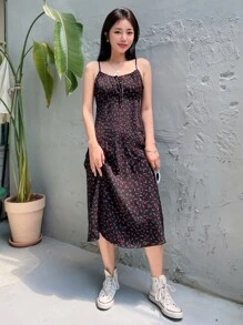 DAZY Hoa Lộn xộn Nếp gấp Phần Ngực Nút phía trước Váy Dây - màu đen - Xem 4