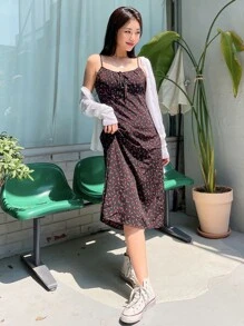 DAZY Hoa Lộn xộn Nếp gấp Phần Ngực Nút phía trước Váy Dây - màu đen - Xem 6