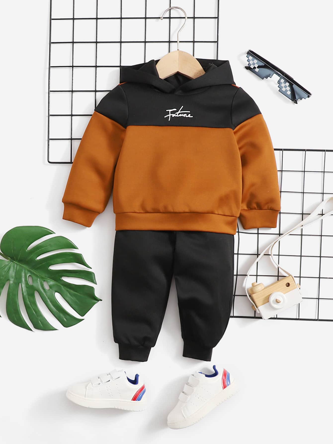 SHEIN Baby Boy Letter Graphic Colourblock Hooded Sweatshirt & Joggers - Multicolor - View 1