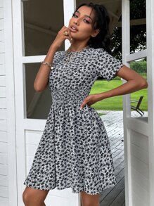 SHEIN VCAY 碎花A字洋裝 - 黑與白 - 查看 3