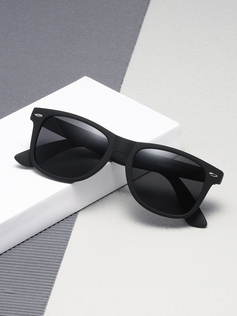 Men Rivet Detail Fashion Glasses For Summer Beach Vacation,Outdoor,Travel - Black - View 1