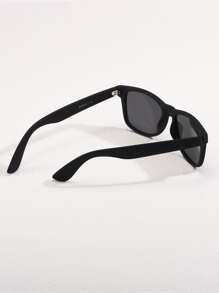 Men Rivet Detail Fashion Glasses For Summer Beach Vacation,Outdoor,Travel - Black - View 2