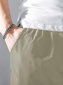 Manfinity Hypemode Men Letter Graphic Drawstring Cargo Pants - Khaki - View 4