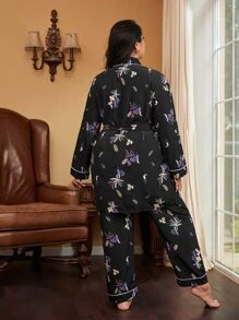 Conjunto de pijama pantalones con bata de satén con cinturón con estampado tropical con pájaro - Negro - Ver 2