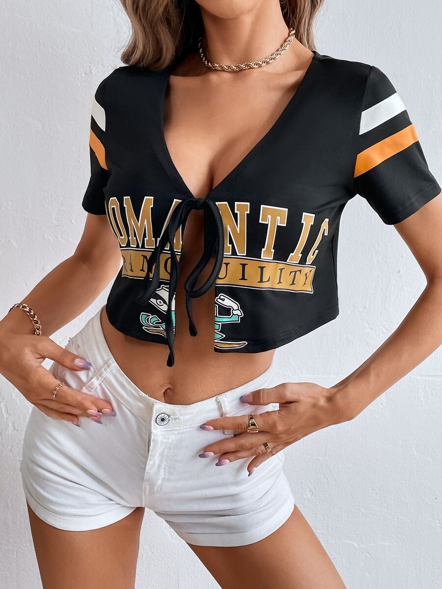 SHEIN Unity Camiseta corta con estampado de letra con nudo delantero - Negro - Ver 1