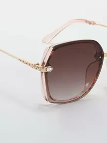1pair Tinted Lens Fashion Sunglasses Travel Accessories Elegant For Women's Gift For Summer Sunglasses Beach Sun Glasses Beach Accessories For Women Sun Glasses Sunglasses Shades Basics And Suit For Sweater Jeans Sweatpants Hoodie Jackets Dress And Long Sleeve Shirt Fashionable Shade Elegant Outfit Family Outings Travel Vacation Holiday For Summer Beach Vacation,Outdoor,Travel