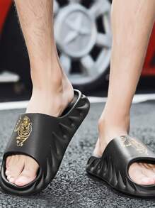 Men Tiger Print Slides - Black - View 3