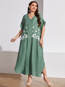 Al Najma Plus Floral Print Batwing Sleeve Curved Hem Dress - Green - View 3