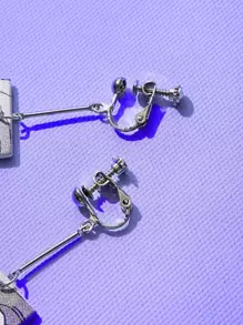 ROMWE Anime Pendientes largos geométricos con estampado de figura