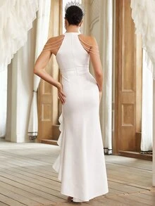 YISIKADO Đầm dạ hội cổ yếm xẻ đùi, viền bèo nhún, đính hạt cườm - trắng - Xem 2