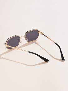 1 pieza Gafas de moda para mujer con diseño de marco metálico pequeño poligonal, efecto degradado, elegante y vintage, con decoración hueca. Para uso diario, playa, vacaciones, exteriores, viajes. Accesorio elegante con decoración geométrica para verano, playa y vacaciones.