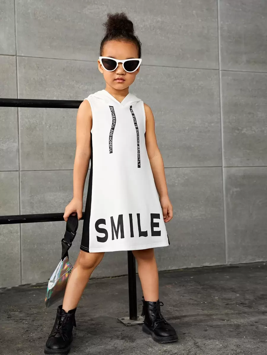 SHEIN 小女童字母圖案連帽背心連衣裙 - 白色 - 查看 1