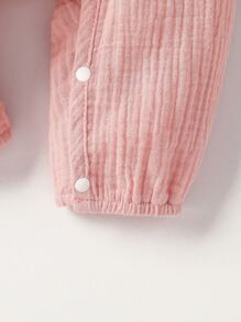 SHEIN Playful Pals 嬰兒女孩新生紋理細節荷葉邊連身衣連頭帶 - 藕粉色 - 查看 3