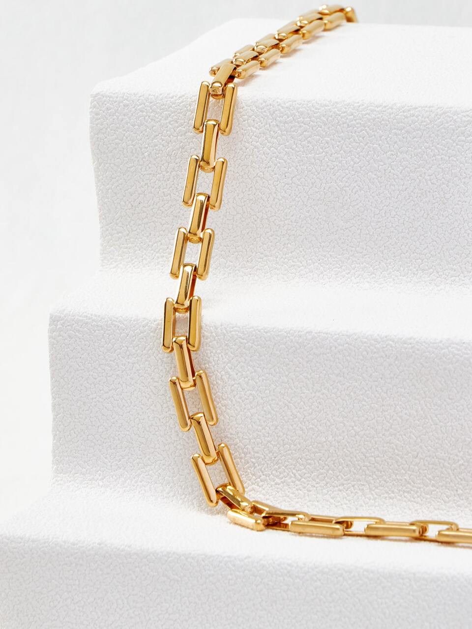 MINIMALIST CHAIN NECKLACE