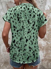 SHEIN LUNE Allover Print Notched Neck Batwing Sleeve Blouse - Green - View 2