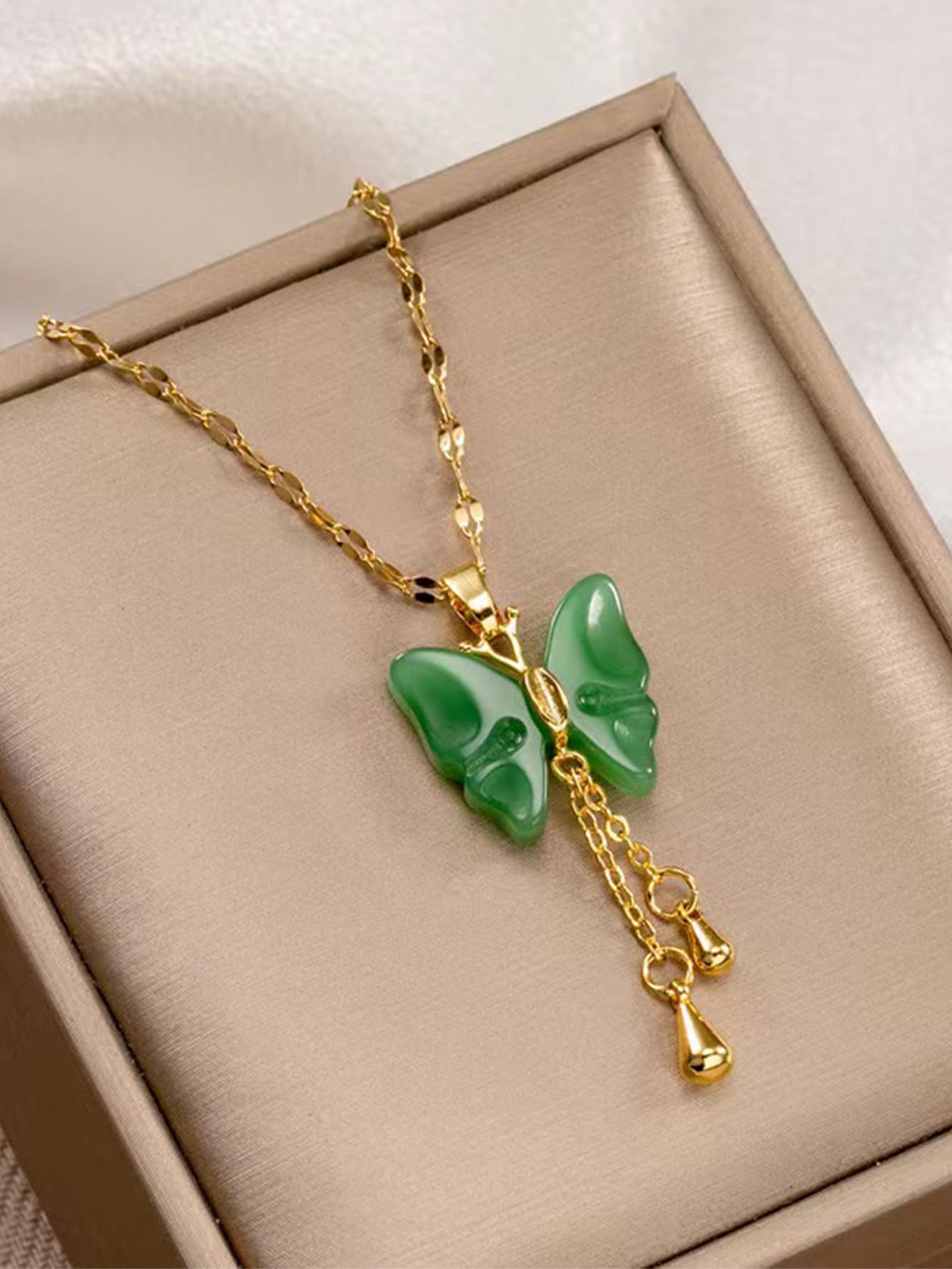 1入組蝴蝶墜飾項鍊銅首飾類 - 彩色 - 查看 1