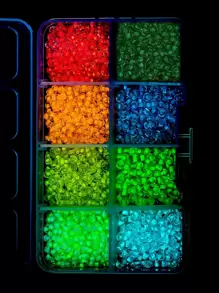 1 hộp 3600 chiếc 8 Màu Dạ Quang Thủy Tinh Trong Suốt Đính Hạt Vòng Phối Màu Phát Sáng Trong Bóng Tối TỰ LÀM Đính Hạt - Nhiều màu - Xem 1