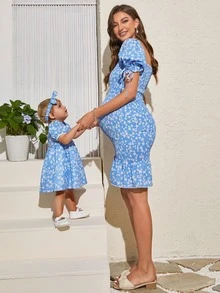 DEARCASE Maternity 1pc Ditsy Floral Shirred Knot Puff Sleeve Ruffle Hem Bodycon Dress - Blue and White - View 3